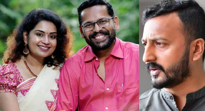 കാലത്തിന് ഒരു കാവ്യനീതി ഉണ്ട്. അത് നടക്കുക തന്നെ ചെയ്യും , ഇന്നല്ലെങ്കിൽ നാളെ ; ഫേസ്ബുക്ക് പോസ്റ്റുമായി സൗമ്യ സരിൻ കാലത്തിന് ഒരു കാവ്യനീതി ഉണ്ട്. അത് നടക്കുക തന്നെ ചെയ്യും , ഇന്നല്ലെങ്കിൽ നാളെ ; ഫേസ്ബുക്ക് പോസ്റ്റുമായി സൗമ്യ സരിൻ