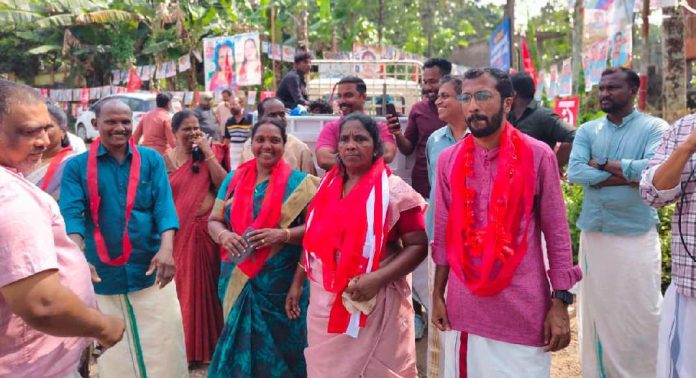 എല്.ഡി.എഫ് സ്ഥാനാര്ത്ഥി ഡോ. മാത്യു സാമിന് ആനിക്കാട് ഉജ്ജ്വല വരവേല്പ്പ് എല്.ഡി.എഫ് സ്ഥാനാര്ത്ഥി ഡോ. മാത്യു സാമിന് ആനിക്കാട് ഉജ്ജ്വല വരവേല്പ്പ്