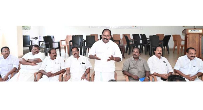 എസ്.ഐ.ആർ നടപടികളിലെ അപാകതകൾ പരിഹരിക്കണം ; ഡി.സി.സി നേതൃയോഗം എസ്.ഐ.ആർ നടപടികളിലെ അപാകതകൾ പരിഹരിക്കണം ; ഡി.സി.സി നേതൃയോഗം
