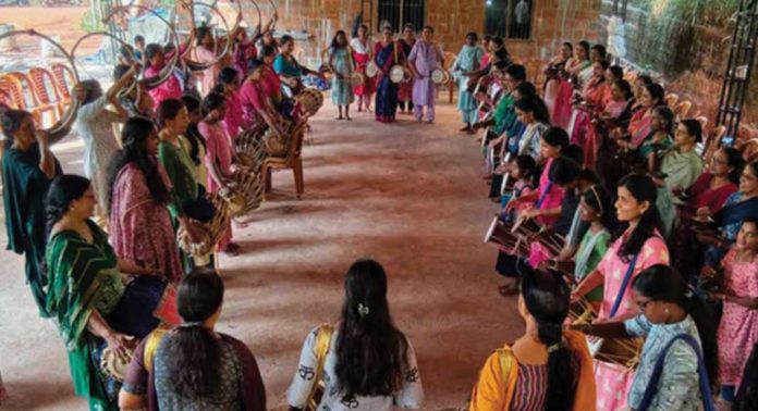 മലപ്പുറത്ത് സംസ്ഥാനത്തെ ആദ്യ സമ്പൂർണ്ണ വനിതാ പഞ്ചവാദ്യ സംഘം ഒരുങ്ങുന്നു മലപ്പുറത്ത് സംസ്ഥാനത്തെ ആദ്യ സമ്പൂർണ്ണ വനിതാ പഞ്ചവാദ്യ സംഘം ഒരുങ്ങുന്നു