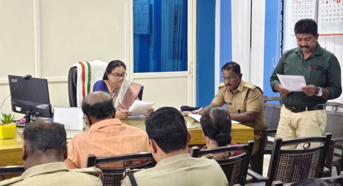 സ്കൂളുകളില് എക്സൈസ്, പോലീസ് വകുപ്പുകളുടെ പട്രോളിംഗ് ശക്തമാക്കും സ്കൂളുകളില് എക്സൈസ്, പോലീസ് വകുപ്പുകളുടെ പട്രോളിംഗ് ശക്തമാക്കും