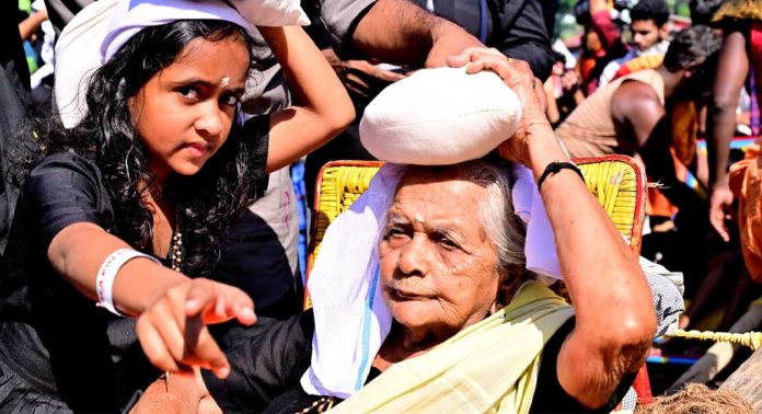 102 ന്റെ നിറവില് അയ്യനെ തൊഴുത് പാറുക്കുട്ടി ; ഒരു സിനിമാക്കഥ പോലെ 102 ന്റെ നിറവില് അയ്യനെ തൊഴുത് പാറുക്കുട്ടി ; ഒരു സിനിമാക്കഥ പോലെ