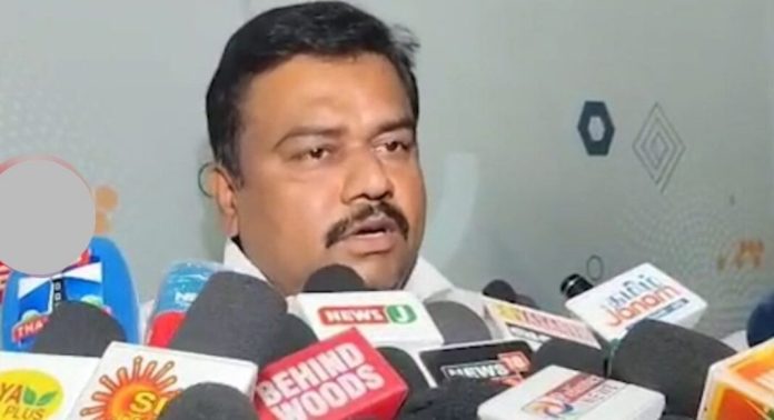 ശബരിമല സ്വര്ണക്കൊള്ളയുമായി ഒരു ബന്ധവുമില്ലെന്ന് ആവര്ത്തിച്ച് ഡി മണി ശബരിമല സ്വര്ണക്കൊള്ളയുമായി ഒരു ബന്ധവുമില്ലെന്ന് ആവര്ത്തിച്ച് ഡി മണി
