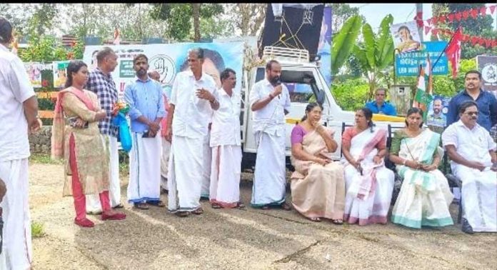 മലയാലപ്പുഴയിലെ സ്ഥാനാർഥി പര്യടനം ആരംഭിച്ചു മലയാലപ്പുഴയിലെ സ്ഥാനാർഥി പര്യടനം ആരംഭിച്ചു