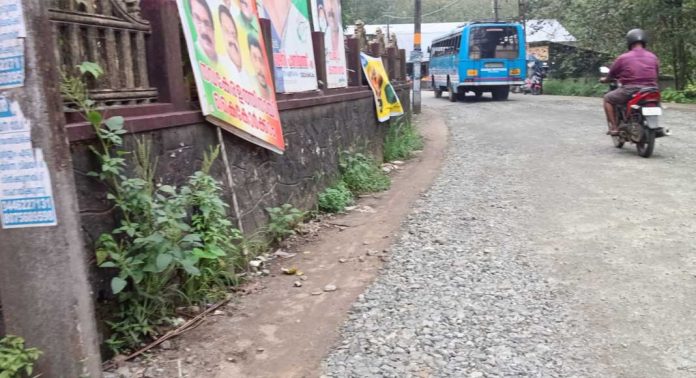 ബൈപ്പാസിലെ സ്ഥിരം അപകടകെണിയായ കുഴികള് ടാര് ചെയ്യണം ; ആവശ്യം ശക്തമാകുന്നു ബൈപ്പാസിലെ സ്ഥിരം അപകടകെണിയായ കുഴികള് ടാര് ചെയ്യണം ; ആവശ്യം ശക്തമാകുന്നു