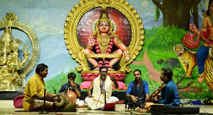 അമൃതവര്ഷിണിയുമായി രാജീവ് ആദികേശവ് അമൃതവര്ഷിണിയുമായി രാജീവ് ആദികേശവ്
