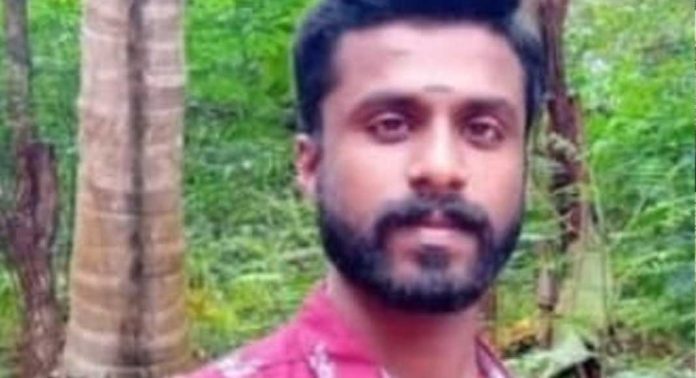 വടശ്ശേരിക്കര തെക്കുംമലയില് ടിപ്പർ ലോറി മറിഞ്ഞ് ഒരാൾ മരിച്ചു വടശ്ശേരിക്കര തെക്കുംമലയില് ടിപ്പർ ലോറി മറിഞ്ഞ് ഒരാൾ മരിച്ചു