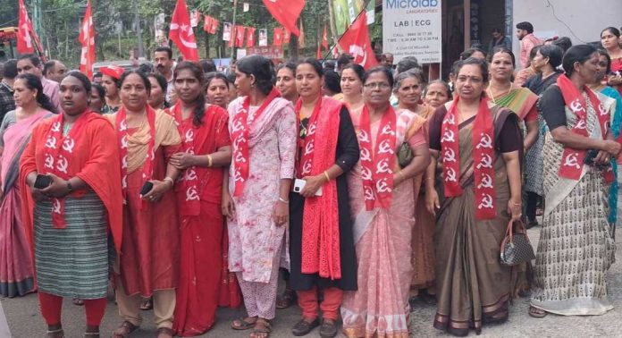 യുഡിഎഫ് തരംഗത്തിലും പെരുനാട് ഇടതു കോട്ടയായി തുടര്ന്നു യുഡിഎഫ് തരംഗത്തിലും പെരുനാട് ഇടതു കോട്ടയായി തുടര്ന്നു