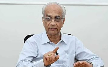ശബരിമല സ്വർണക്കൊള്ള കേസ് : സ്വർണപ്പാളികളുടെ അറ്റകുറ്റപ്പണിയിൽ നിയമോപദേശം തേടിയെന്ന് ദേവസ്വം ബോർഡ് പ്രസിഡൻ്റ്