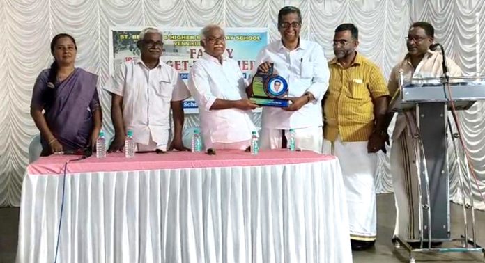 വെണ്ണിക്കുളം സെന്റ് ബഹനാൻസ് ഹൈസ്കൂളിലെ 1984 പത്താംക്ലാസ് വിദ്യാർഥികളുടെ സംഗമം നടന്നു വെണ്ണിക്കുളം സെന്റ് ബഹനാൻസ് ഹൈസ്കൂളിലെ 1984 പത്താംക്ലാസ് വിദ്യാർഥികളുടെ സംഗമം നടന്നു