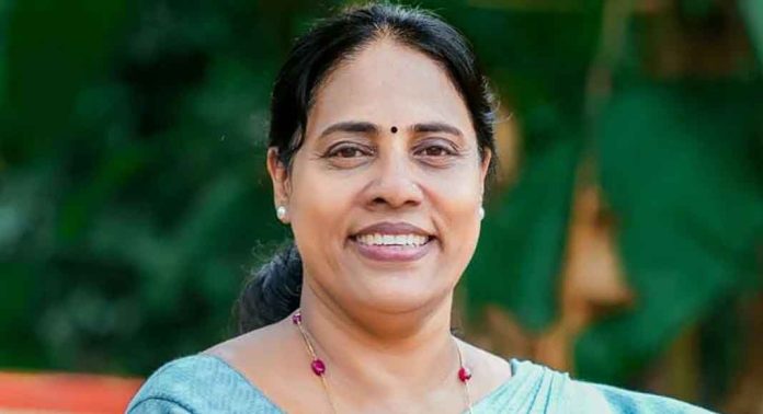 തൃശൂർ കോൺഗ്രസ് നേതൃത്വത്തിനെതിരെ ഗുരുതര ആരോപണവുമായി ലാലി ജെയിംസ് തൃശൂർ കോൺഗ്രസ് നേതൃത്വത്തിനെതിരെ ഗുരുതര ആരോപണവുമായി ലാലി ജെയിംസ്