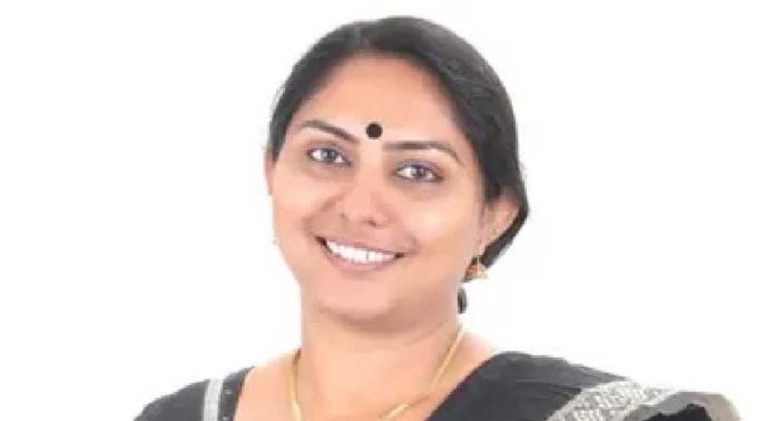 ‘ഒരുത്തീ’ സിനിമയ്ക്ക് പ്രചോദനമായ സൗമ്യയ്ക്ക് തിരഞ്ഞെടുപ്പില് മിന്നും വിജയം ‘ഒരുത്തീ’ സിനിമയ്ക്ക് പ്രചോദനമായ സൗമ്യയ്ക്ക് തിരഞ്ഞെടുപ്പില് മിന്നും വിജയം