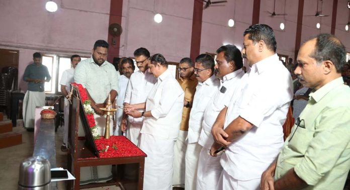 അടൂർ താലൂക്ക് എൻ എസ് എസ് യൂണിയൻ പ്രതിഭാ സംഗമവും ധനസഹായ വിതരണവും നടത്തി അടൂർ താലൂക്ക് എൻ എസ് എസ് യൂണിയൻ പ്രതിഭാ സംഗമവും ധനസഹായ വിതരണവും നടത്തി