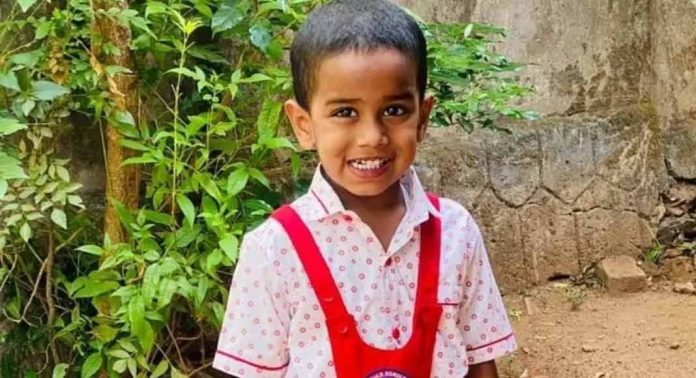 പാലക്കാട് ചിറ്റൂരിൽ കുളത്തിൽ മരിച്ച നിലയിൽ കണ്ടെത്തിയ ആറു വയസുകാരന് സുഹാന്റെ മൃതദേഹം ഖബറടക്കി പാലക്കാട് ചിറ്റൂരിൽ കുളത്തിൽ മരിച്ച നിലയിൽ കണ്ടെത്തിയ ആറു വയസുകാരന് സുഹാന്റെ മൃതദേഹം ഖബറടക്കി
