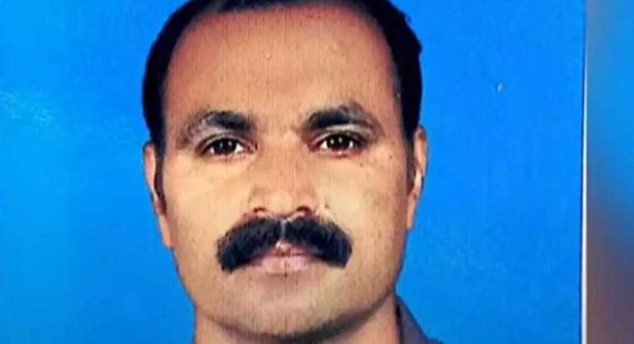 യെമന് തടഞ്ഞുവച്ച മലയാളിയായ അനിൽകുമാർ രവീന്ദ്രനെ മോചിപ്പിച്ചു യെമന് തടഞ്ഞുവച്ച മലയാളിയായ അനിൽകുമാർ രവീന്ദ്രനെ മോചിപ്പിച്ചു