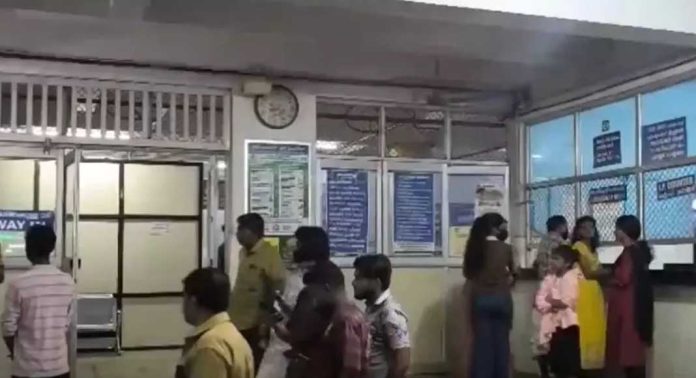 കൊല്ലത്ത് വാഹനാപകടത്തിൽ പരിക്കേറ്റ ബംഗാൾ സ്വദേശി ജെതൻ ദാസ് അതീവ ഗുരുതരാവസ്ഥയിൽ കൊല്ലത്ത് വാഹനാപകടത്തിൽ പരിക്കേറ്റ ബംഗാൾ സ്വദേശി ജെതൻ ദാസ് അതീവ ഗുരുതരാവസ്ഥയിൽ