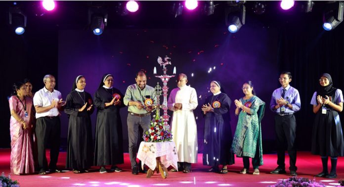 മുണ്ടത്താനം ലിറ്റിൽ ഫ്ലവർ വിദ്യാനികേതൻ ആന്റ് ജൂനിയർ കോളജിന്റെ 34 -ാമത് വാർഷികാഘോഷം വർണ്ണാഭം മുണ്ടത്താനം ലിറ്റിൽ ഫ്ലവർ വിദ്യാനികേതൻ ആന്റ് ജൂനിയർ കോളജിന്റെ 34 -ാമത് വാർഷികാഘോഷം വർണ്ണാഭം