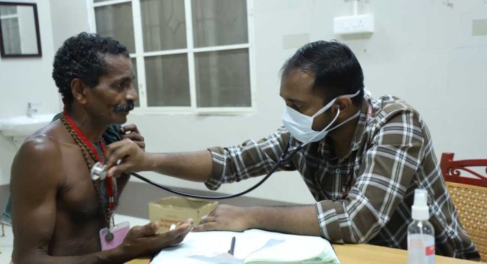 തീർത്ഥാടകരുടെ ആരോഗ്യത്തിന് 24 മണിക്കൂറും കരുതൽ ; മികച്ച സേവനങ്ങളുമായി ആരോഗ്യ വകുപ്പ് തീർത്ഥാടകരുടെ ആരോഗ്യത്തിന് 24 മണിക്കൂറും കരുതൽ ; മികച്ച സേവനങ്ങളുമായി ആരോഗ്യ വകുപ്പ്