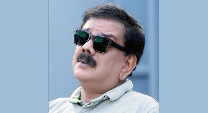 ശ്രീനിവാസന്റെ വിയോഗത്തിൽ വൈകാരിക കുറിപ്പ് പങ്കുവെച്ച് പ്രിയദർശൻ ശ്രീനിവാസന്റെ വിയോഗത്തിൽ വൈകാരിക കുറിപ്പ് പങ്കുവെച്ച് പ്രിയദർശൻ