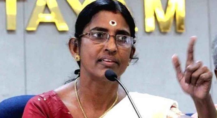 പ്രകോപനപരമായ പ്രസംഗം നടത്തിയെന്ന കേസിൽ കെ പി ശശികലക്ക് ആശ്വാസം, നടപടികൾ ഹൈക്കോടതി സ്റ്റേ ചെയ്തു പ്രകോപനപരമായ പ്രസംഗം നടത്തിയെന്ന കേസിൽ കെ പി ശശികലക്ക് ആശ്വാസം, നടപടികൾ ഹൈക്കോടതി സ്റ്റേ ചെയ്തു