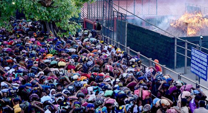 ശബരിമലയിൽ ഭക്തരുടെ എണ്ണം 30 ലക്ഷം പിന്നിട്ടു ശബരിമലയിൽ ഭക്തരുടെ എണ്ണം 30 ലക്ഷം പിന്നിട്ടു
