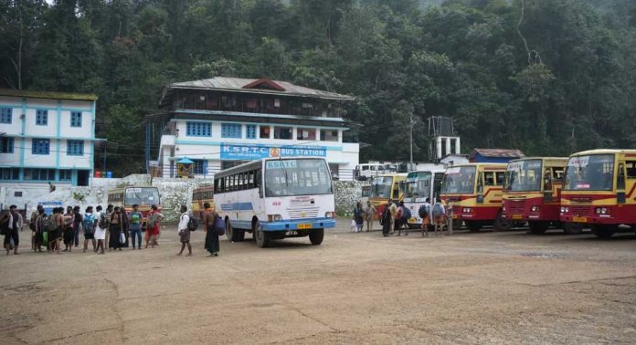 ശബരിമല : കെഎസ്ആർടിസിയുടെ പ്രതിദിന കളക്ഷൻ 50 ലക്ഷം ശബരിമല : കെഎസ്ആർടിസിയുടെ പ്രതിദിന കളക്ഷൻ 50 ലക്ഷം