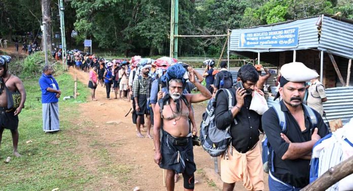 പുല്ലുമേട് കാനനപാതയിൽ തിരക്കേറുന്നു ; ഇന്ന് (വെള്ളിയാഴ്ച) സന്നിധാനത്തെത്തിയത് 3660 പേർ പുല്ലുമേട് കാനനപാതയിൽ തിരക്കേറുന്നു ; ഇന്ന് (വെള്ളിയാഴ്ച) സന്നിധാനത്തെത്തിയത് 3660 പേർ