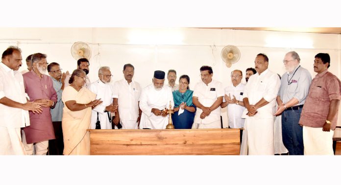 ഫിലിപ്പോസ് മാർ യൗസോഫിയോസ് മെത്രാപ്പോലിത്ത, ബിഷപ്പ് ഡോ. സൈമൺ സ്ട്രേക്ക് പാലാത്ര, മുൻ എം എൽ എ ഡോ.ജോർജ്ജ് മാത്യു, മുൻ മന്ത്രി കെ. ജെ. ചാക്കോ കല്ലുകളം എന്നിവരെ അനുസ്മരിച്ചു ഫിലിപ്പോസ് മാർ യൗസോഫിയോസ് മെത്രാപ്പോലിത്ത, ബിഷപ്പ് ഡോ. സൈമൺ സ്ട്രേക്ക് പാലാത്ര, മുൻ എം എൽ എ ഡോ.ജോർജ്ജ് മാത്യു, മുൻ മന്ത്രി കെ. ജെ. ചാക്കോ കല്ലുകളം എന്നിവരെ അനുസ്മരിച്ചു