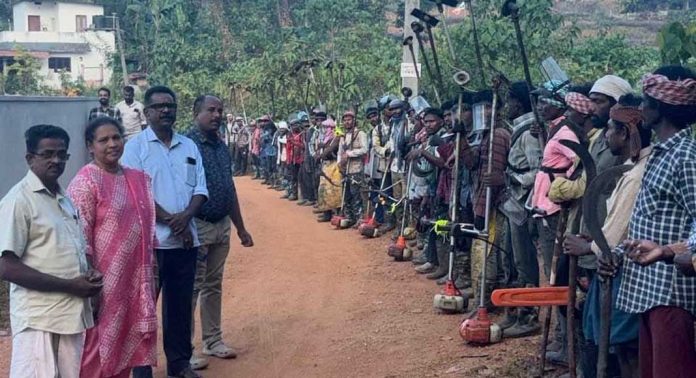 പ്രമാടം പഞ്ചായത്തിലെ പത്താം വാർഡിൽ കൂടി കടന്നു പോകുന്ന കല്ലട ഇറിഗേഷൻ കെ എ പി കനാൽ വൃത്തിയാക്കി തുടങ്ങി പ്രമാടം പഞ്ചായത്തിലെ പത്താം വാർഡിൽ കൂടി കടന്നു പോകുന്ന കല്ലട ഇറിഗേഷൻ കെ എ പി കനാൽ വൃത്തിയാക്കി തുടങ്ങി