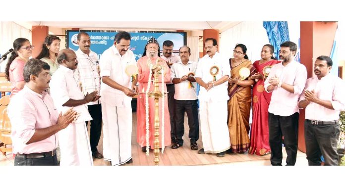 വിദ്യാഭ്യാസം പുസ്തകപഠനത്തിൽ മാത്രം ഒതുങ്ങുന്നതല്ല, നല്ല മനുഷ്യരാക്കുന്ന പരിശീലനമാണ് : ഡോ. ജോസഫ് മാർ ബർണബാസ് വിദ്യാഭ്യാസം പുസ്തകപഠനത്തിൽ മാത്രം ഒതുങ്ങുന്നതല്ല, നല്ല മനുഷ്യരാക്കുന്ന പരിശീലനമാണ് : ഡോ. ജോസഫ് മാർ ബർണബാസ്