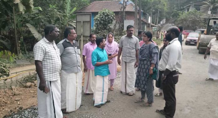 കോഴഞ്ചേരി ബ്ലോക്കുപടി റോഡിലെ പുതമണ് പാലത്തിന്റെ ബല പരിശോധനയുമായി ബന്ധപ്പെട്ട് 15 ദിവസത്തേക്ക് പാലം താൽക്കാലികമായി തുറന്നു നല്കി കോഴഞ്ചേരി ബ്ലോക്കുപടി റോഡിലെ പുതമണ് പാലത്തിന്റെ ബല പരിശോധനയുമായി ബന്ധപ്പെട്ട് 15 ദിവസത്തേക്ക് പാലം താൽക്കാലികമായി തുറന്നു നല്കി