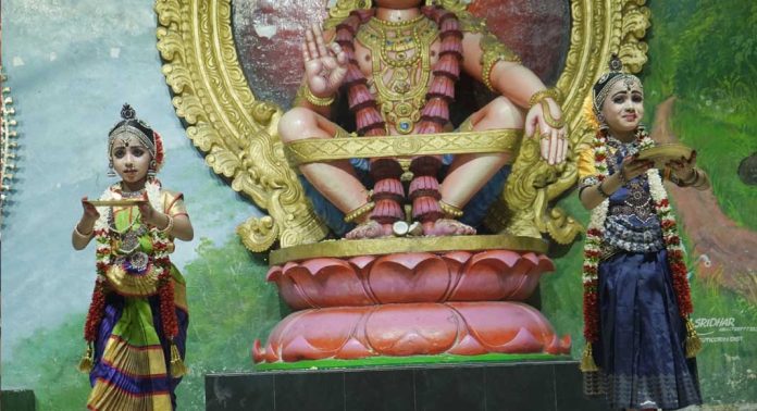 അയ്യപ്പന് അർച്ചനയായി ഭരതനാട്യവും കുച്ചിപ്പുടിയും അയ്യപ്പന് അർച്ചനയായി ഭരതനാട്യവും കുച്ചിപ്പുടിയും