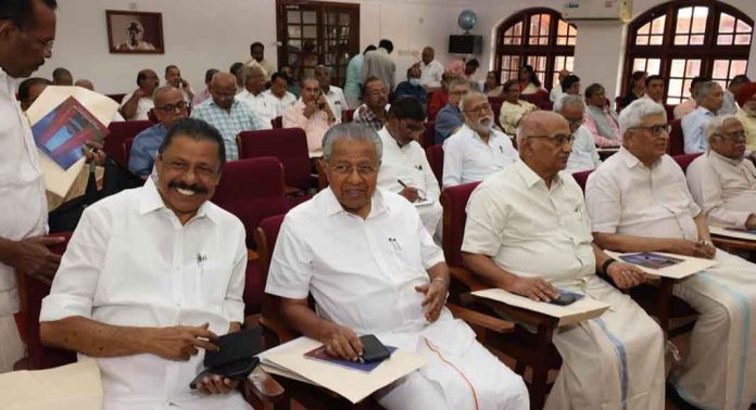 ഇനിയുള്ള മൂന്ന് മാസം വിവാദത്തില്പെടരുതെന്ന് സംസ്ഥാനത്തെ സിപിഐഎം നേതാക്കള്ക്ക് നിര്ദേശം ഇനിയുള്ള മൂന്ന് മാസം വിവാദത്തില്പെടരുതെന്ന് സംസ്ഥാനത്തെ സിപിഐഎം നേതാക്കള്ക്ക് നിര്ദേശം