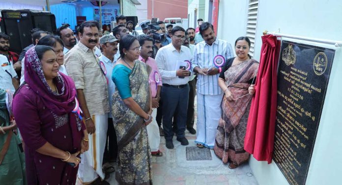 മെഡിക്കല് വിദ്യാഭ്യാസ മേഖലയില് സര്ക്കാര് ചരിത്ര നേട്ടം സാധ്യമാക്കി : മന്ത്രി വീണാ ജോര്ജ് മെഡിക്കല് വിദ്യാഭ്യാസ മേഖലയില് സര്ക്കാര് ചരിത്ര നേട്ടം സാധ്യമാക്കി : മന്ത്രി വീണാ ജോര്ജ്