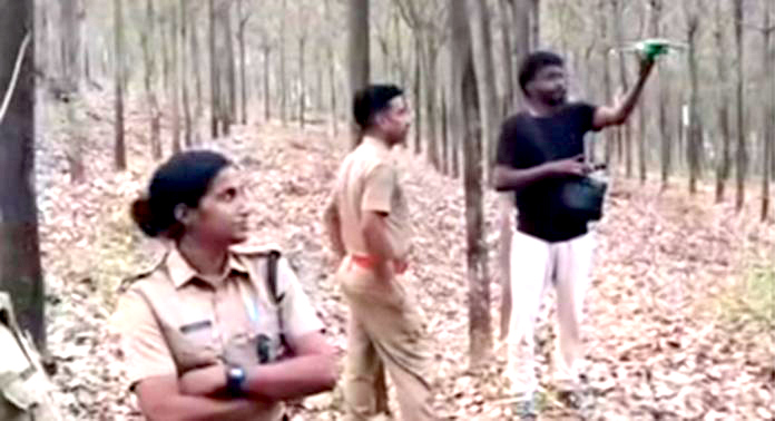 ചെങ്ങറയില് കടുവയെ കണ്ടെത്താന് ഡ്രോണ് പരിശോധന ആരംഭിച്ചു ചെങ്ങറയില് കടുവയെ കണ്ടെത്താന് ഡ്രോണ് പരിശോധന ആരംഭിച്ചു