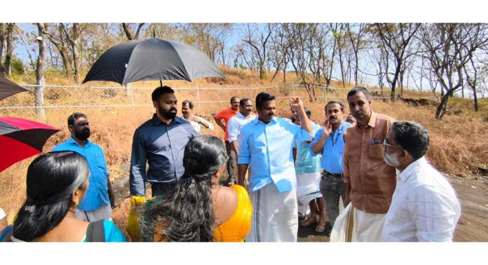 രാക്ഷസൻപാറയിൽ ടൂറിസം നിർമ്മാണ പ്രവർത്തനങ്ങൾ ഫെബ്രുവരിയിൽ തുടങ്ങും രാക്ഷസൻപാറയിൽ ടൂറിസം നിർമ്മാണ പ്രവർത്തനങ്ങൾ ഫെബ്രുവരിയിൽ തുടങ്ങും