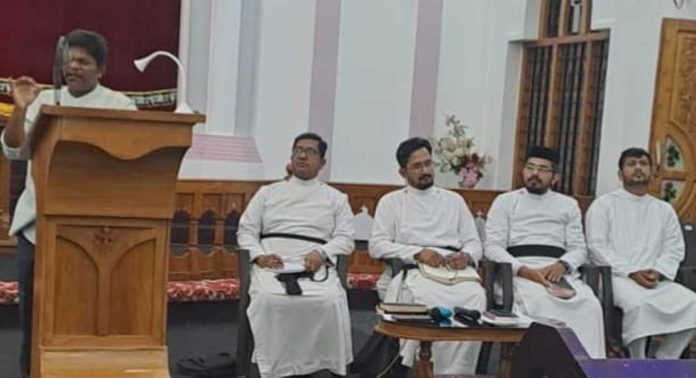 വെച്ചൂച്ചിറ കോളനി സെൻ്റ് തോമസ് മാർത്തോമ്മാ പള്ളിയിൽ വെച്ച് ഐക്യ ക്രിസ്തീയ പ്രാർത്ഥനാ യോഗം നടന്നു വെച്ചൂച്ചിറ കോളനി സെൻ്റ് തോമസ് മാർത്തോമ്മാ പള്ളിയിൽ വെച്ച് ഐക്യ ക്രിസ്തീയ പ്രാർത്ഥനാ യോഗം നടന്നു
