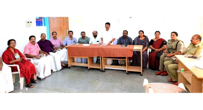കോട്ടാങ്ങൽ പടയണി : സര്ക്കാര് തല അവലോകന യോഗം ചേർന്നു കോട്ടാങ്ങൽ പടയണി : സര്ക്കാര് തല അവലോകന യോഗം ചേർന്നു