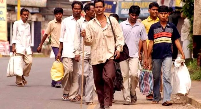 72 ഇതര സംസ്ഥാന തൊഴിലാളികള് മലയാളി പെണ്കുട്ടികളെ വിവാഹം കഴിച്ചു ; ലൈഫ് മിഷൻ പദ്ധതിയിലും അംഗത്വം – മൂവായിരത്തോളം പേര് വോട്ടര്പട്ടികയില് 72 ഇതര സംസ്ഥാന തൊഴിലാളികള് മലയാളി പെണ്കുട്ടികളെ വിവാഹം കഴിച്ചു ; ലൈഫ് മിഷൻ പദ്ധതിയിലും അംഗത്വം – മൂവായിരത്തോളം പേര് വോട്ടര്പട്ടികയില്