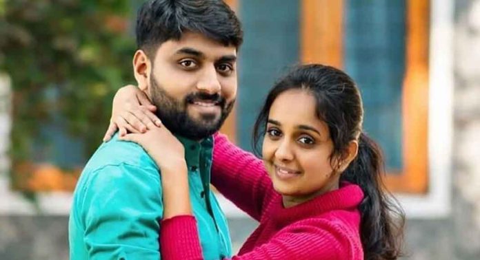 ജെനീഷിന്റെയും രേഷ്മയുടെയും ദുരൂഹ മരണം ; ബ്ലേഡ് മാഫിയക്കെതിരെ പോലീസില് പരാതിയുമായി കുടുംബം ജെനീഷിന്റെയും രേഷ്മയുടെയും ദുരൂഹ മരണം ; ബ്ലേഡ് മാഫിയക്കെതിരെ പോലീസില് പരാതിയുമായി കുടുംബം