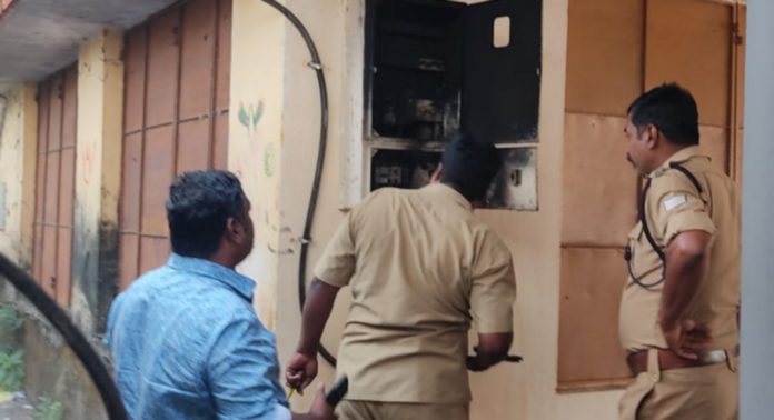 തിരുവല്ല കാവും ഭാഗം ദേവസ്വം ബോര്ഡ് ഹയര് സെക്കണ്ടറി സ്കൂളില് തീപിടുത്തം തിരുവല്ല കാവും ഭാഗം ദേവസ്വം ബോര്ഡ് ഹയര് സെക്കണ്ടറി സ്കൂളില് തീപിടുത്തം