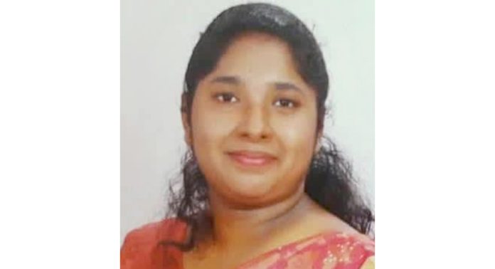 സൂറത്തില് നടന്ന കാർ അപകടത്തിൽ ചെങ്ങന്നൂർ സ്വദേശി ബിൻസി റോബിൻ വർഗീസ് (41) മരണമടഞ്ഞു സൂറത്തില് നടന്ന കാർ അപകടത്തിൽ ചെങ്ങന്നൂർ സ്വദേശി ബിൻസി റോബിൻ വർഗീസ് (41) മരണമടഞ്ഞു