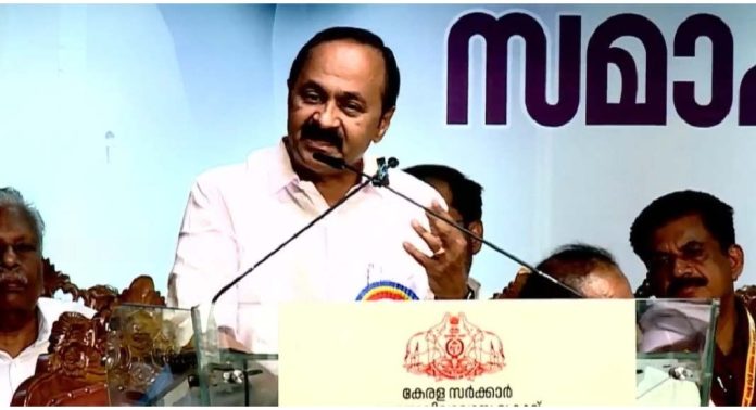 64-ാമത് സംസ്ഥാന സ്കൂള് കലോത്സവത്തിന് തൃശൂരിൽ കൊടിയിറക്കം 64-ാമത് സംസ്ഥാന സ്കൂള് കലോത്സവത്തിന് തൃശൂരിൽ കൊടിയിറക്കം