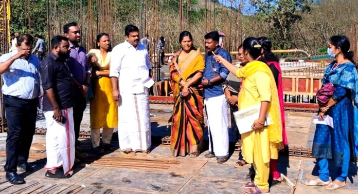 ചിറ്റാറില് ജില്ലാ സ്പെഷ്യാലിറ്റി ആശുപത്രിയുടെ നിര്മ്മാണം പുരോഗമിക്കുന്നു ചിറ്റാറില് ജില്ലാ സ്പെഷ്യാലിറ്റി ആശുപത്രിയുടെ നിര്മ്മാണം പുരോഗമിക്കുന്നു