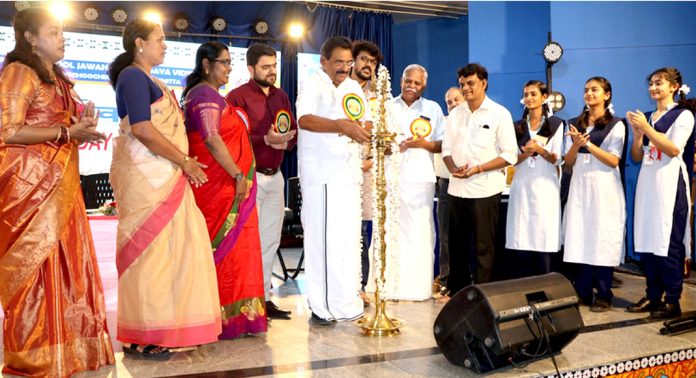 വെച്ചൂച്ചിറ ജവഹർ നവോദയ വിദ്യാലയത്തിന്റെ 38മത് വാർഷികം ആന്റോ ആന്റണി എംപി ഉദ്ഘാടനം ചെയ്തു വെച്ചൂച്ചിറ ജവഹർ നവോദയ വിദ്യാലയത്തിന്റെ 38മത് വാർഷികം ആന്റോ ആന്റണി എംപി ഉദ്ഘാടനം ചെയ്തു