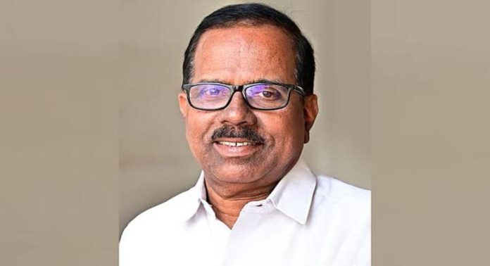 കൊച്ചിൻ ദേവസ്വം ബോർഡ് പ്രസിഡന്റ് കെ.രവീന്ദ്രന് വാഹനാപകടത്തിൽ പരിക്ക് കൊച്ചിൻ ദേവസ്വം ബോർഡ് പ്രസിഡന്റ് കെ.രവീന്ദ്രന് വാഹനാപകടത്തിൽ പരിക്ക്