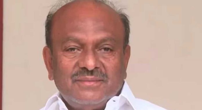 ശബരിമല സ്വർണ്ണക്കൊള്ള കേസിൽ പ്രതിയായ സ്പെഷ്യൽ തഹസിൽദാർ ശങ്കരദാസിനെ പ്രത്യേക അന്വേഷണ സംഘം അറസ്റ്റ് ചെയ്തു ശബരിമല സ്വർണ്ണക്കൊള്ള കേസിൽ പ്രതിയായ സ്പെഷ്യൽ തഹസിൽദാർ ശങ്കരദാസിനെ പ്രത്യേക അന്വേഷണ സംഘം അറസ്റ്റ് ചെയ്തു