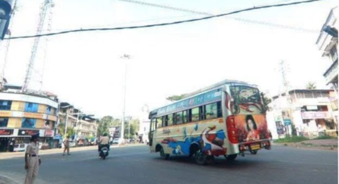 പത്തനംതിട്ട സെന്റ്പീറ്റേഴ്സ് ജംഗ്ഷനില് ട്രാഫിക് സിഗ്നല് കണ്ണടച്ചിട്ട് മാസങ്ങള് പത്തനംതിട്ട സെന്റ്പീറ്റേഴ്സ് ജംഗ്ഷനില് ട്രാഫിക് സിഗ്നല് കണ്ണടച്ചിട്ട് മാസങ്ങള്