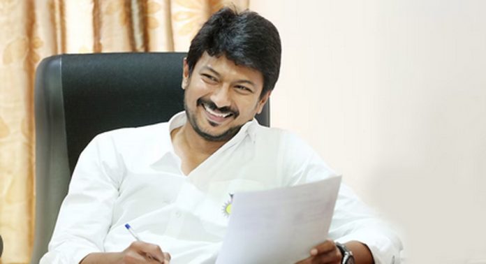 ഡിഎംകെയും എഐഎഡിഎംകെയും തമ്മിൽ പോരാട്ടം : വിജയിയുടെ വാദം തള്ളി ഉദയനിധി സ്റ്റാലിൻ ഡിഎംകെയും എഐഎഡിഎംകെയും തമ്മിൽ പോരാട്ടം : വിജയിയുടെ വാദം തള്ളി ഉദയനിധി സ്റ്റാലിൻ