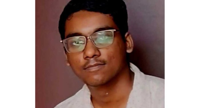 കോന്നിയിൽ ആയുർവേദ മെഡിക്കൽ വിദ്യാർഥിയെ തൂങ്ങി മരിച്ച നിലയിൽ കണ്ടെത്തി കോന്നിയിൽ ആയുർവേദ മെഡിക്കൽ വിദ്യാർഥിയെ തൂങ്ങി മരിച്ച നിലയിൽ കണ്ടെത്തി